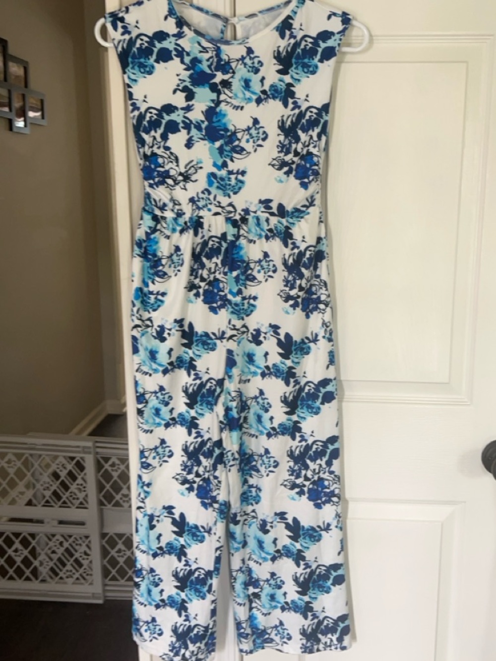 Girl White Jumpsuit with Blue Floral Print Size 9/10 Cap Sleeve Wide Leg Romper